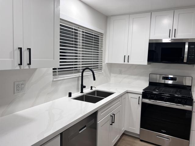 Building Photo - 1404 Highridge Dr