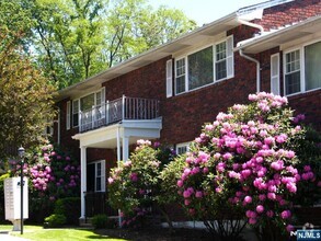 Building Photo - 250 Franklin Turnpike