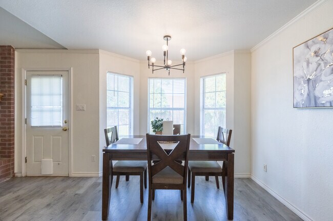 Foto del edificio - 2634 Bishop Rd