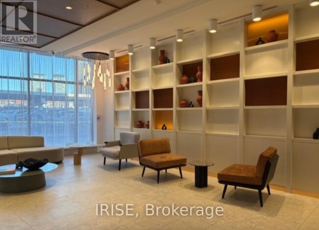 Building Photo - 15 Richardson St