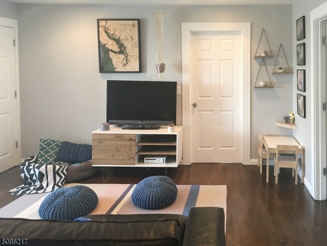 Building Photo - 231 Claremont Ave