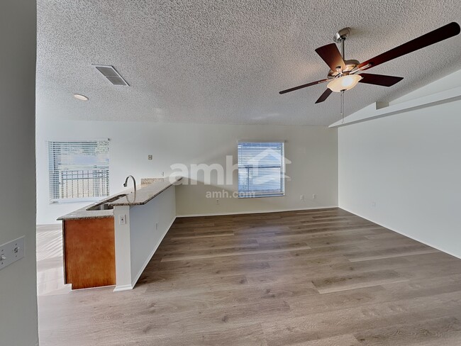 Foto del edificio - 1431 Londra Ln