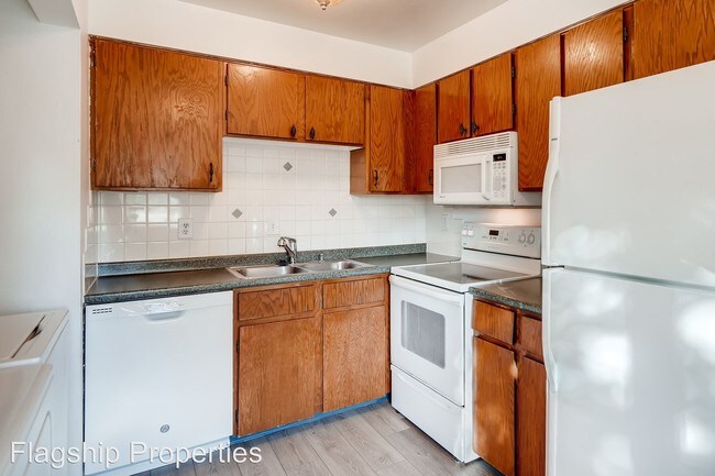 Building Photo - 3 br, 1 bath House - 654 Kattell Street