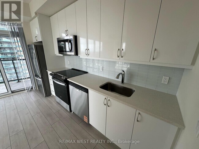 Building Photo - 38 Annie Craig Dr