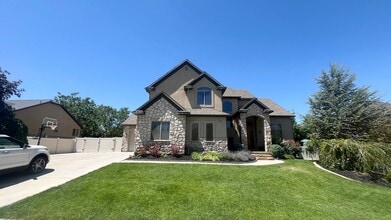 Building Photo - 14322 S Fox Creek Dr