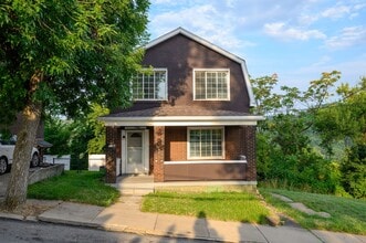 Building Photo - 732 Grandview Ave