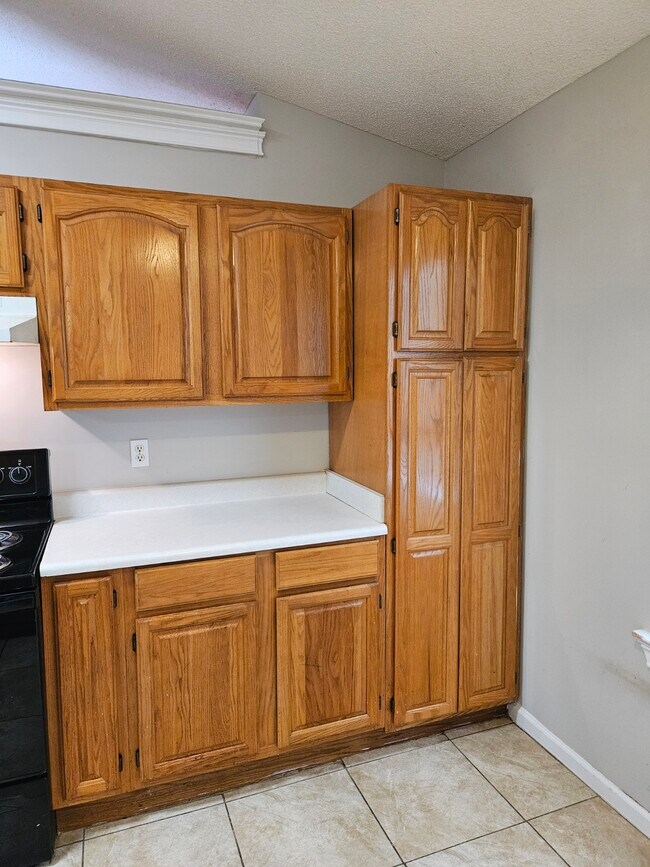 Building Photo - 189 E Lakemont Dr