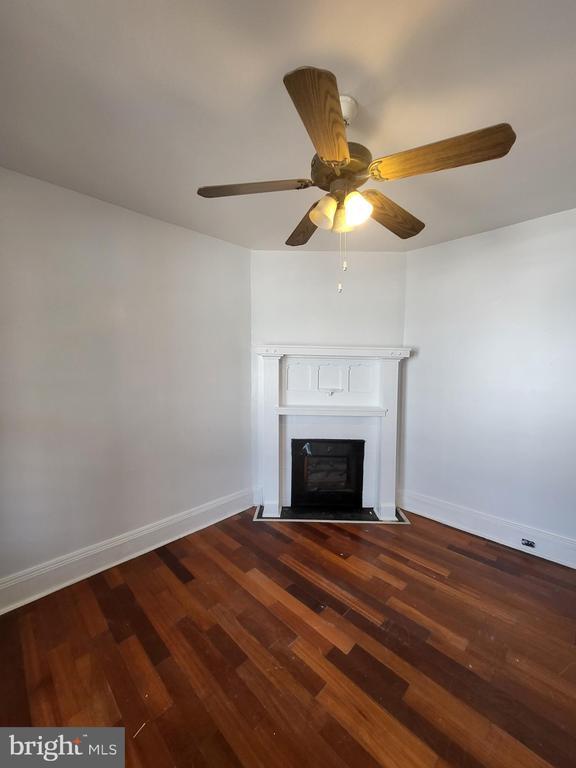 Building Photo - 4834 Sansom St