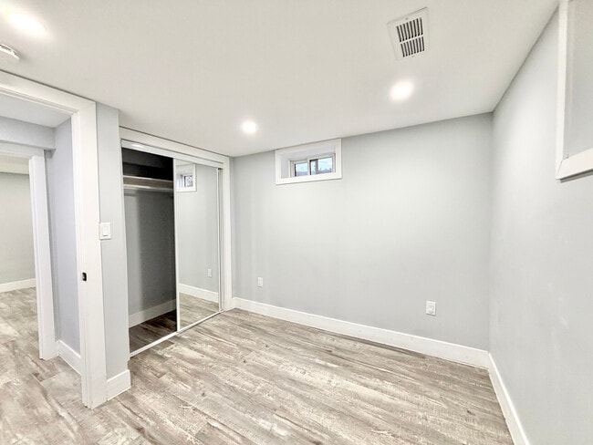 Building Photo - 3 BED - 1 BATH - LONDON - BASEMENT