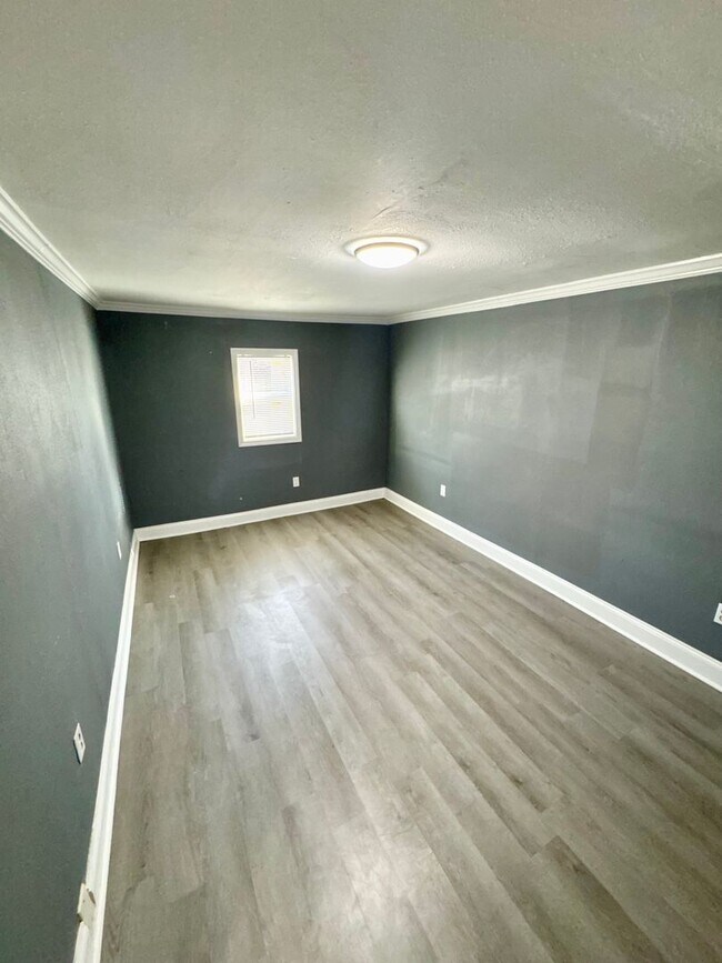 Foto del edificio - Discover 1501 ½ Clover Street!