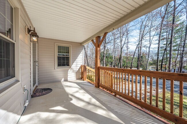 Foto del edificio - 3 Bedroom House in Forest