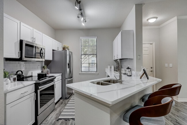 Interior Photo - Enders Place at Baldwin Park