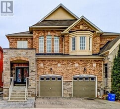 Building Photo - 652 Lott Crescent