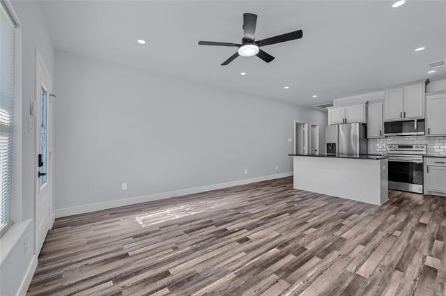 Foto del edificio - 729 E Sears St