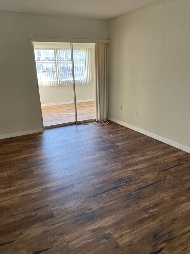 2nd bedroom - 4743 Jasper Dr