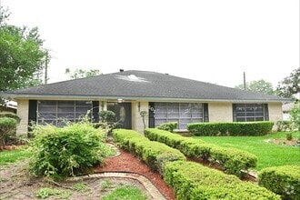 Building Photo - 202 Coronation Dr