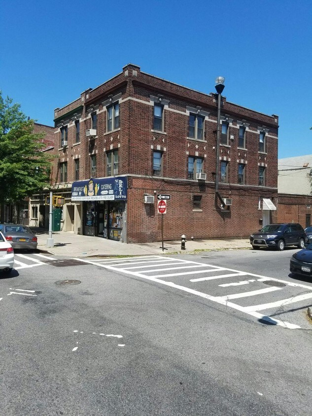 Primary Photo - 7939 Myrtle Ave