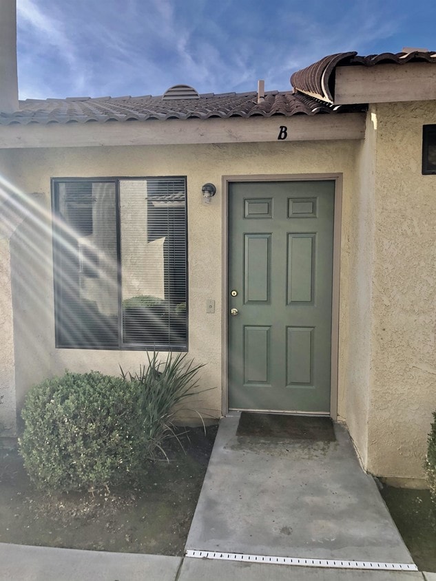 8706 Lyn River Ct Unit b, Bakersfield, CA 93312 Room for Rent in