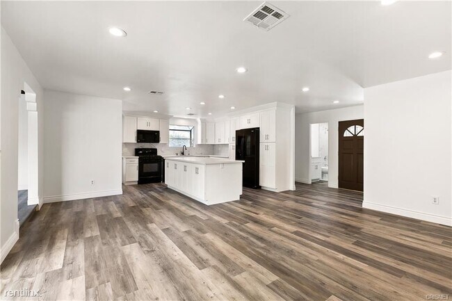 Building Photo - 3 br, 2 bath House - 6229 Platt Ave