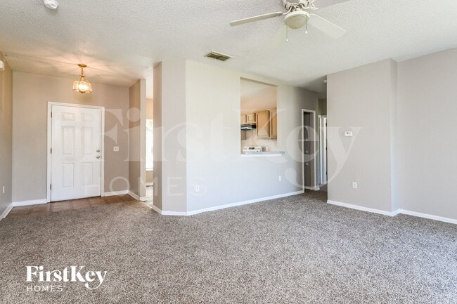 Building Photo - 702 Cotulla Dr