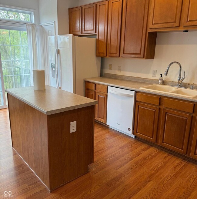 Building Photo - 403 Autumn Dr