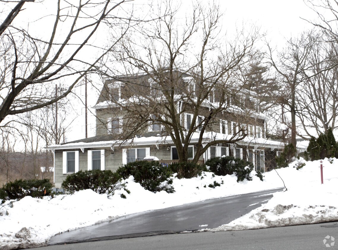Foto del edificio - 756 Middlesex Ave