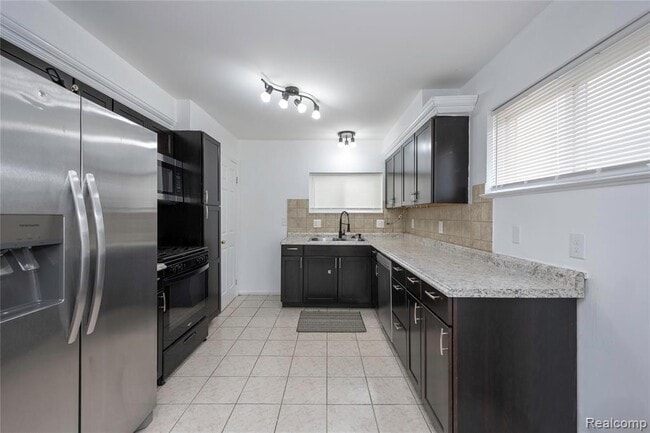 Foto del edificio - 26211 Linwood St