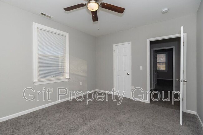 Foto del edificio - 2708 Olive St