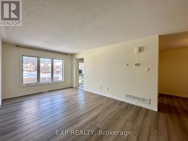 Building Photo - 3353 Woodroffe Ave