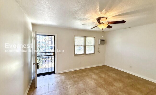 Foto del edificio - 1809 N Hawthorne St