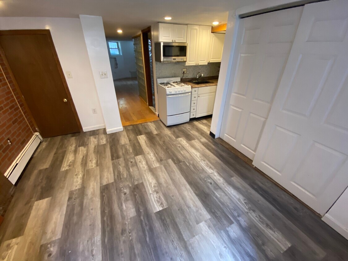 Foto principal - 12 E Springfield St