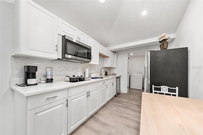 Foto del edificio - 711 Briarcliffe St