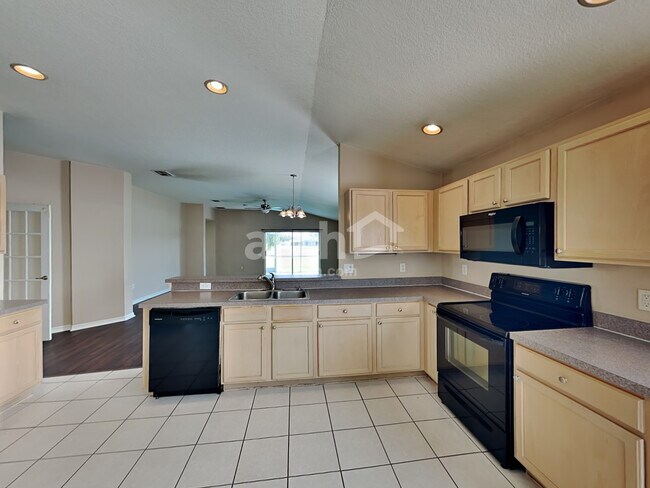 Building Photo - 26442 Whirlaway Terrace