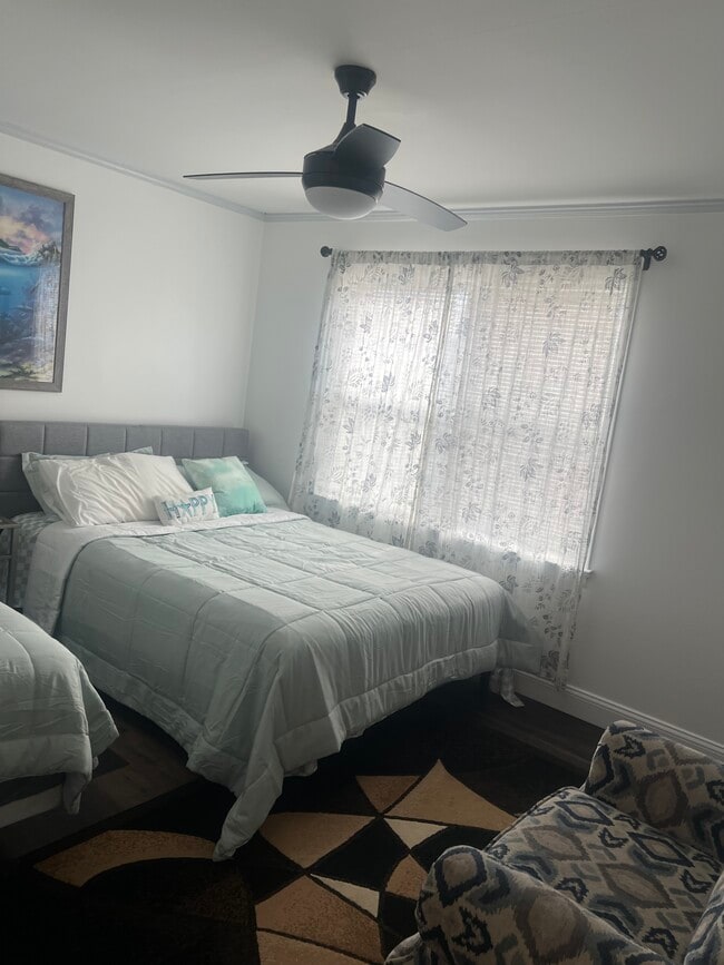 Foto del edificio - 4115 Little River Rd