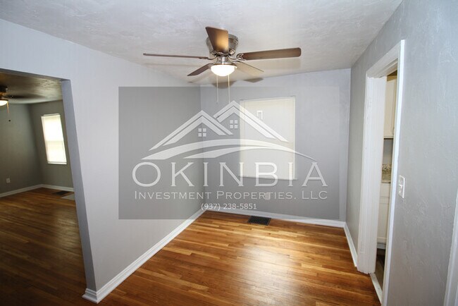 Building Photo - 3 Bedroom 1 bath Cape cod style home with ...
