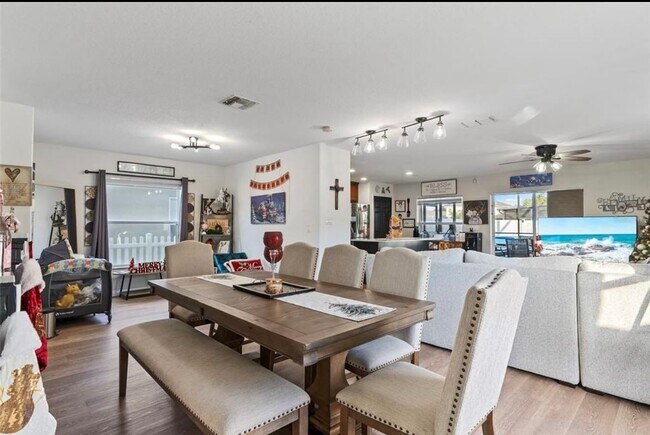 Foto del edificio - 3204 Whitley Bay Ct