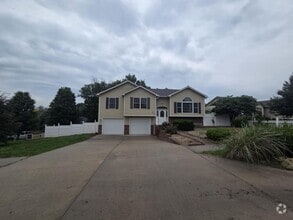 Building Photo - 601 Tall Grass Dr