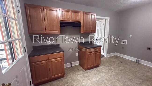 Foto del edificio - 3588 Bowen Ave