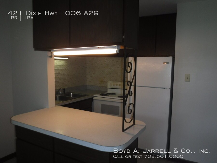 Foto principal - Quiet one bedroom, immediate occupancy