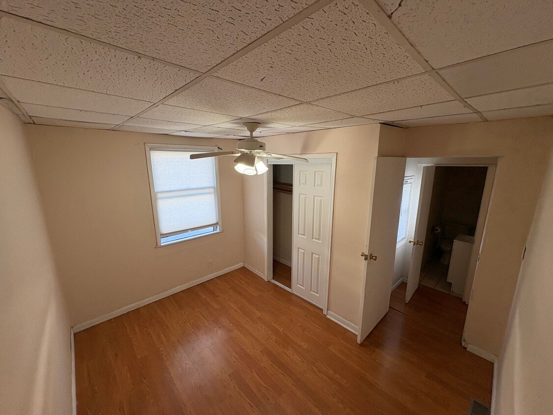 Building Photo - 522 Saddle River Rd