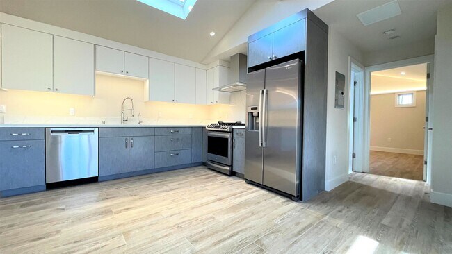 Foto del edificio - 2BD/2BA Sunnyvale Modern Home Near Apple Campus