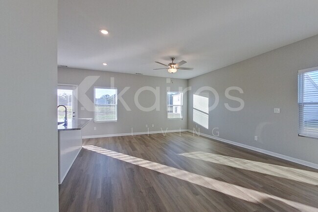 Foto del edificio - 844 Silent Barge Cv