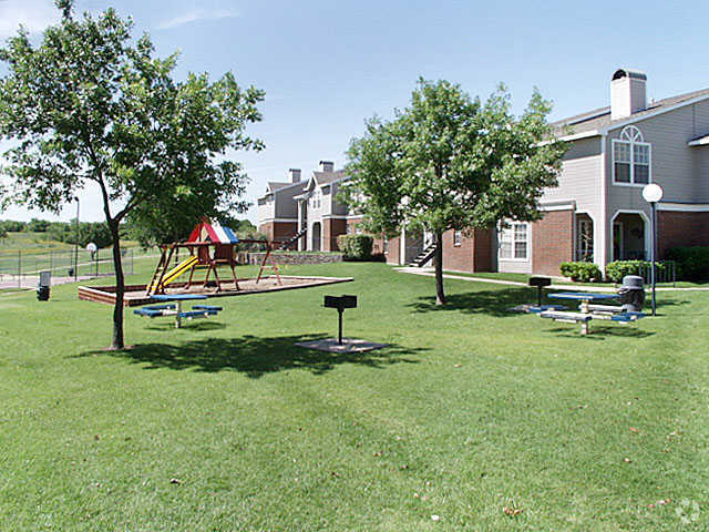 Recreation Area - Eagle's Point Apartments