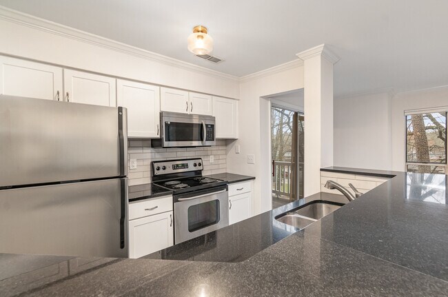Building Photo - 2512 Cranbrook Ln