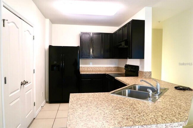 Foto del edificio - 3441 Seneca Club Loop