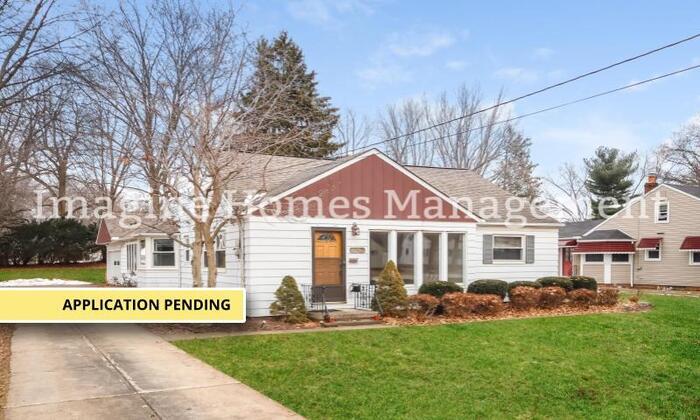 Foto principal - 24302 Westwood Road