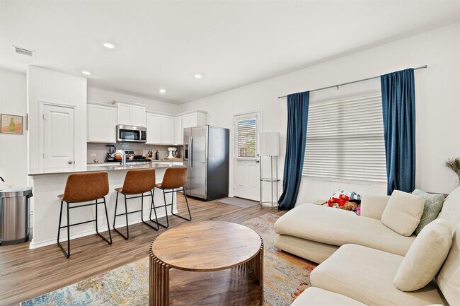 Foto del edificio - 7104 Dancing Wind Ln