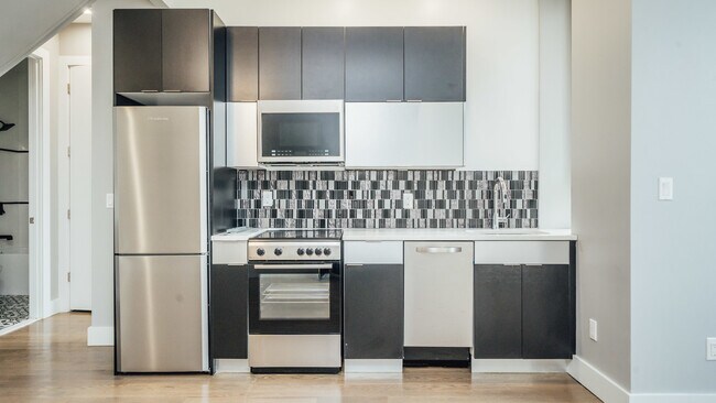 Building Photo - 253 Evergreen Ave