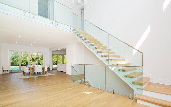 Foto del edificio - 82 Halsey Ln