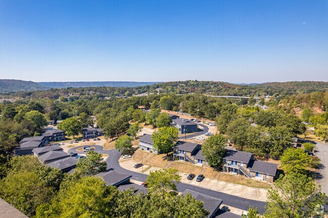 Foto aérea - Augusta Place Apartments